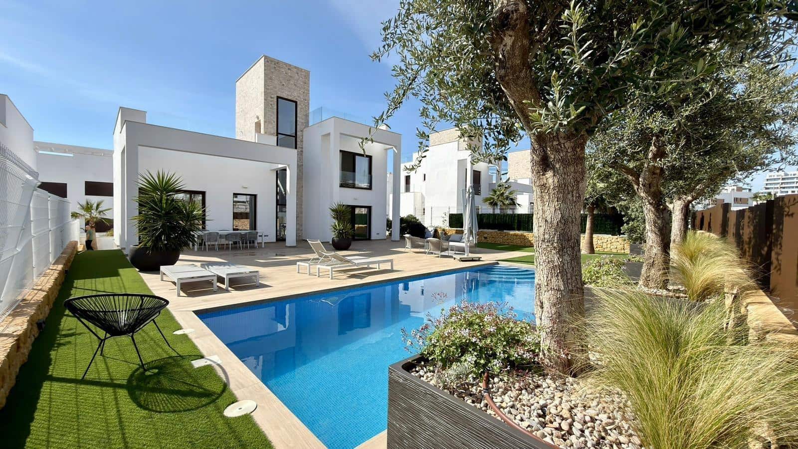 5 slaapkamer Villa te koop in Finestrat met zwembad - € 915.000 (Ref: 9679861)