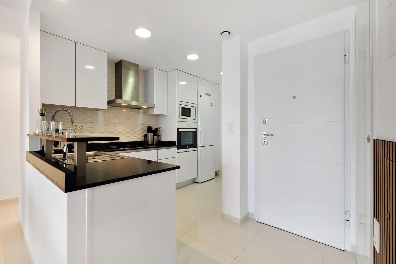 2 makuuhuone Huoneisto myytävänä paikassa Punta Prima mukana uima-altaan - 449 900 € (Ref: 9679865)