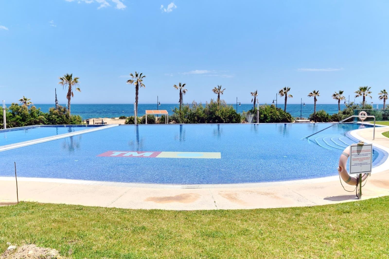 2 makuuhuone Huoneisto myytävänä paikassa Punta Prima mukana uima-altaan - 449 900 € (Ref: 9679865)