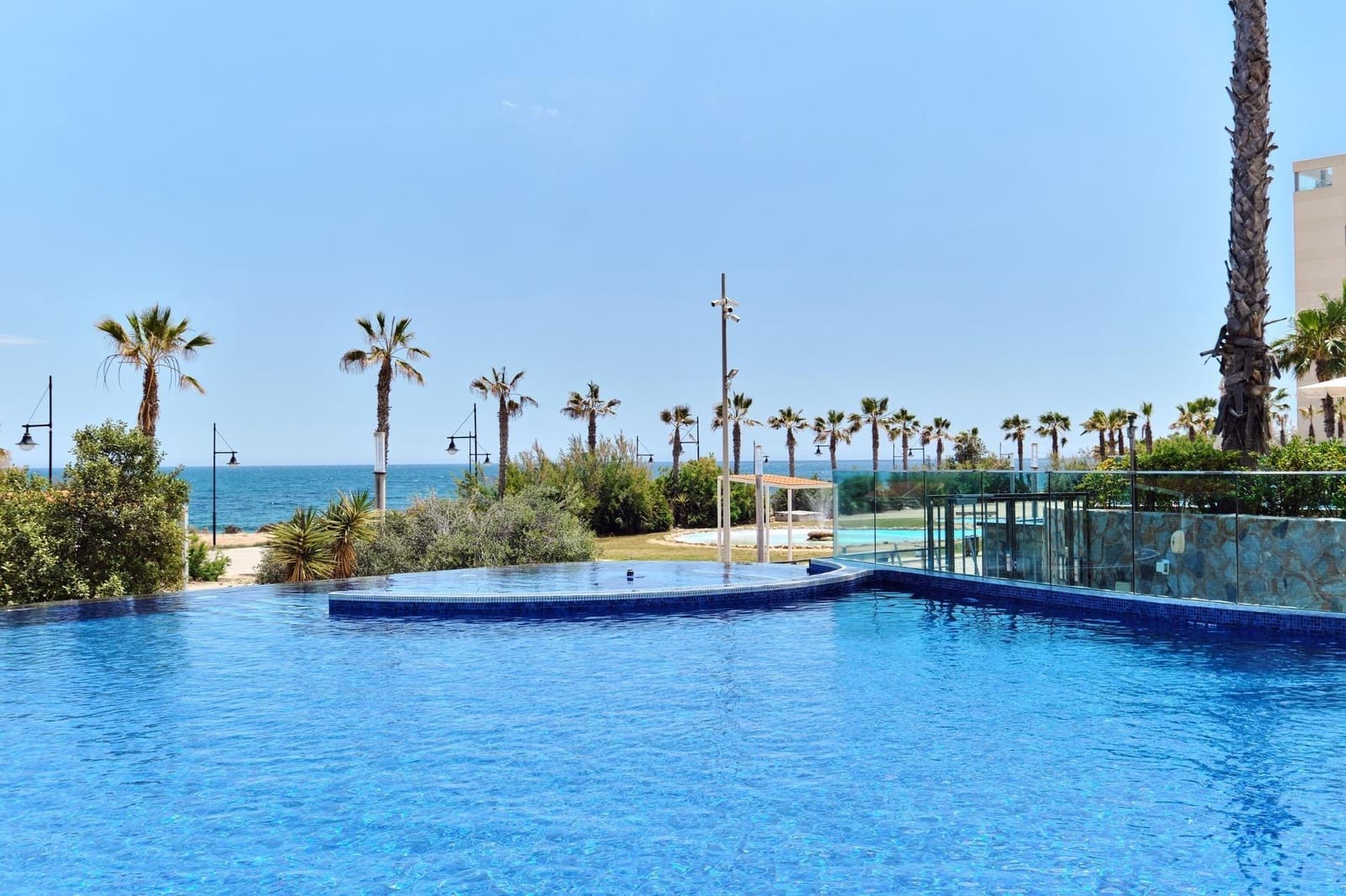 2 makuuhuone Huoneisto myytävänä paikassa Punta Prima mukana uima-altaan - 449 900 € (Ref: 9679865)