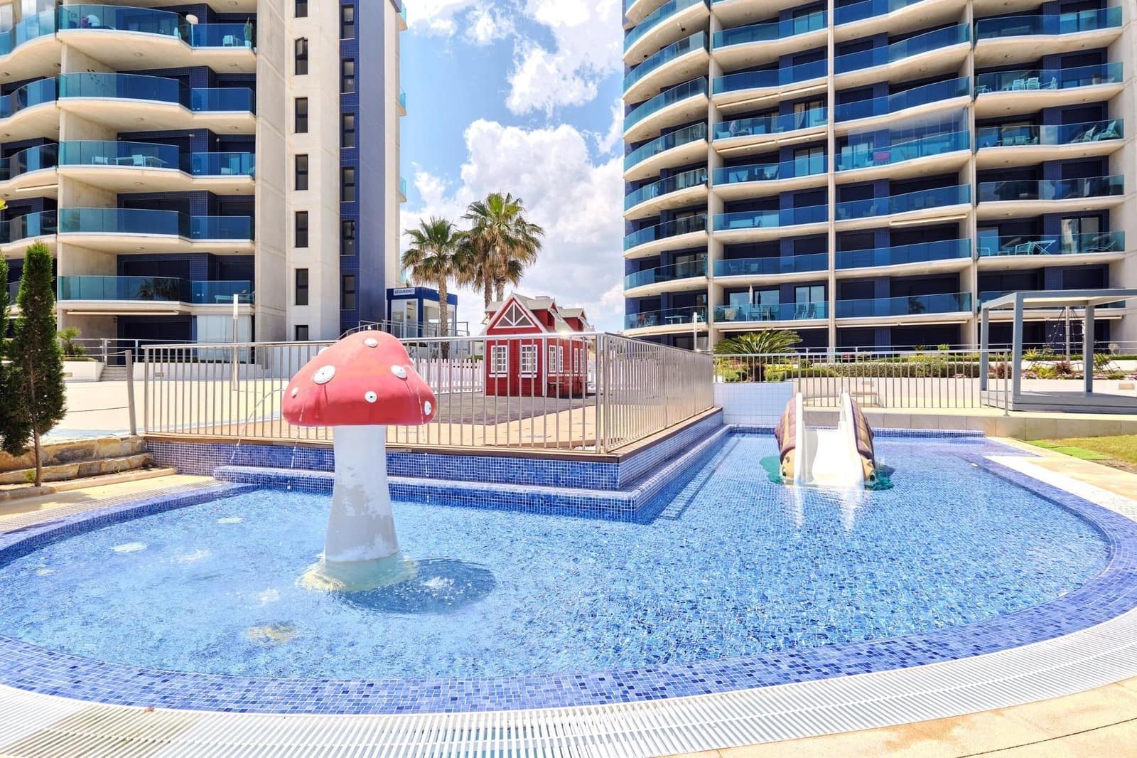 2 makuuhuone Huoneisto myytävänä paikassa Punta Prima mukana uima-altaan - 449 900 € (Ref: 9679865)