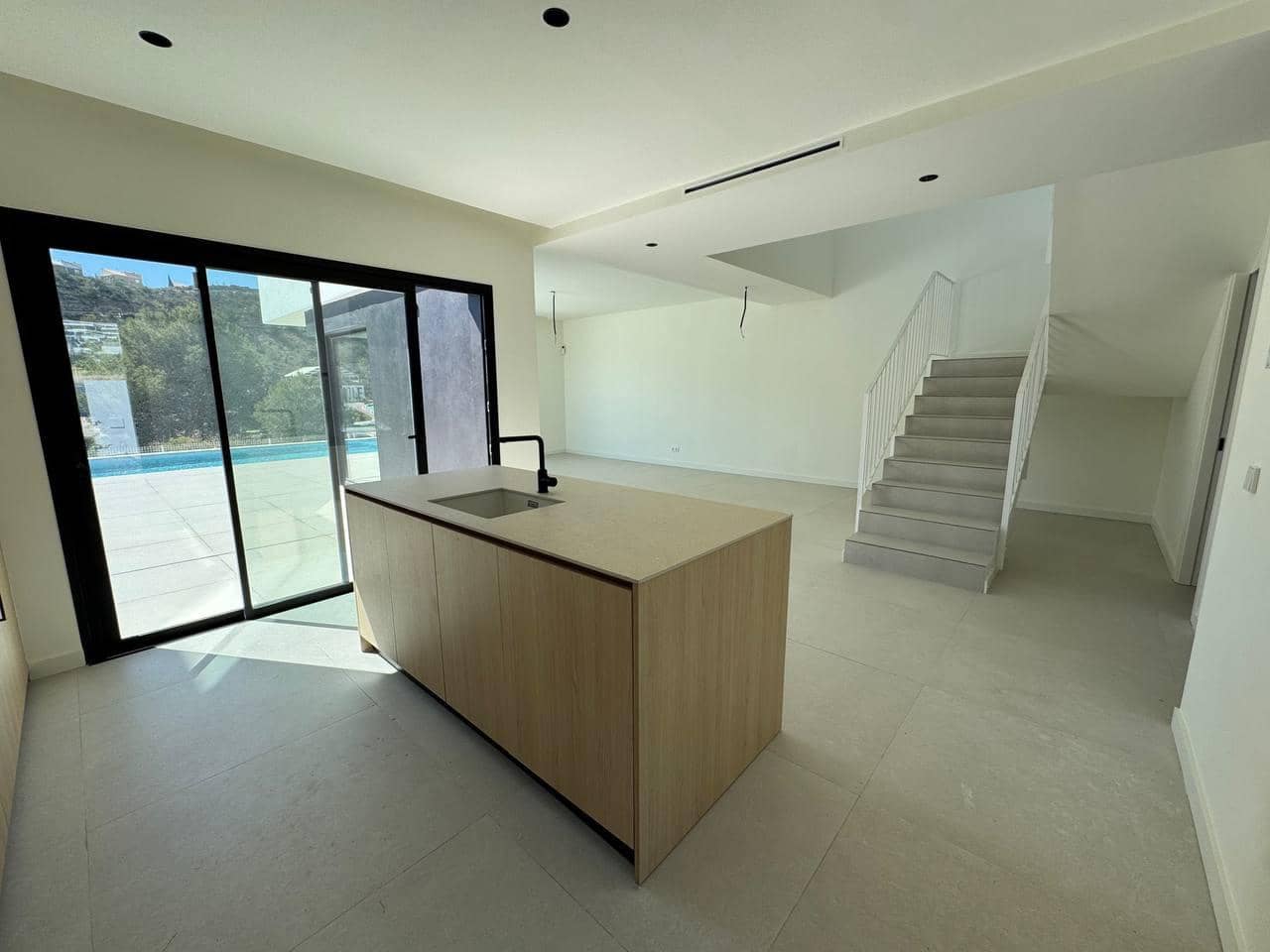 3 quarto Moradia para venda em Finestrat com piscina - 850 000 € (Ref: 9679867)