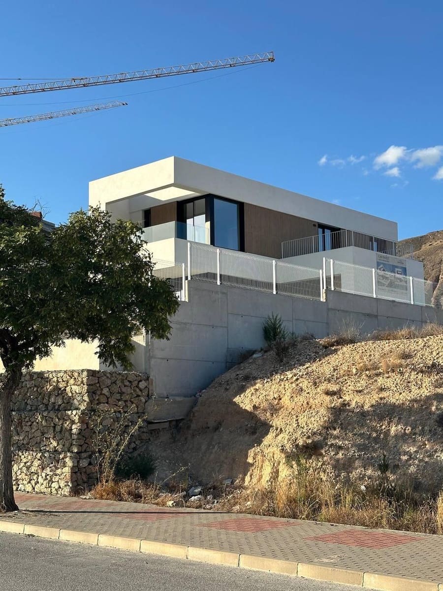 3 quarto Moradia para venda em Finestrat com piscina - 850 000 € (Ref: 9679867)