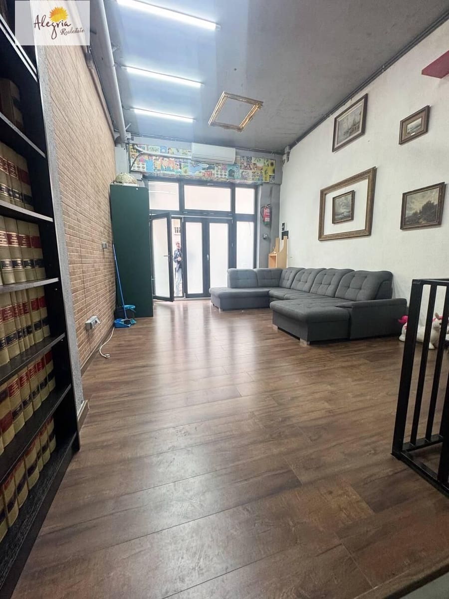 Commercial for sale in Mislata - € 80,000 (Ref: 9679868)