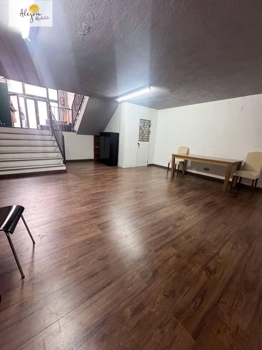 Commercial for sale in Mislata - € 80,000 (Ref: 9679868)