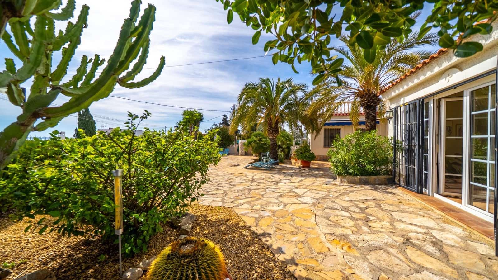 3 sypialnia Willa na sprzedaż w El Campello z basenem garażem - 880 000 € (Ref: 9679870)