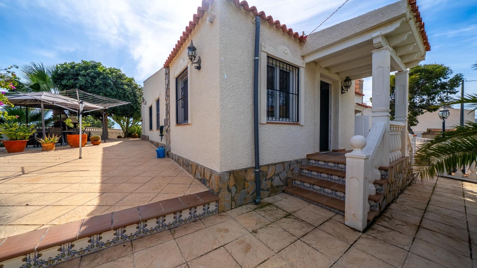 3 sypialnia Willa na sprzedaż w El Campello z basenem garażem - 880 000 € (Ref: 9679870)