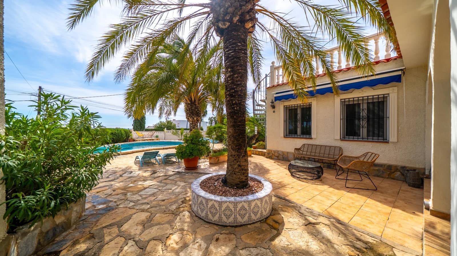 3 sypialnia Willa na sprzedaż w El Campello z basenem garażem - 880 000 € (Ref: 9679870)