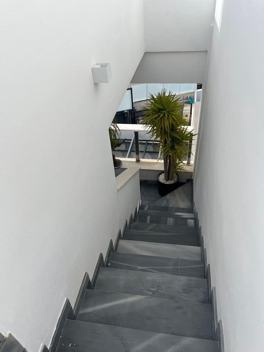 3 chambre Villa/Maison à vendre à Orihuela Costa avec piscine - 345 000 € (Ref: 9686427)