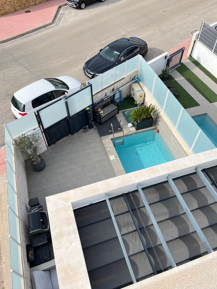 3 chambre Villa/Maison à vendre à Orihuela Costa avec piscine - 345 000 € (Ref: 9686427)