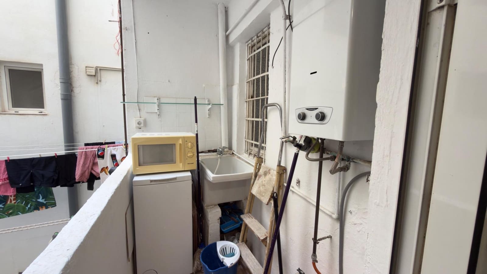 2 bedroom Apartment for sale in Alicante / Alacant city - € 135,000 (Ref: 9686428)