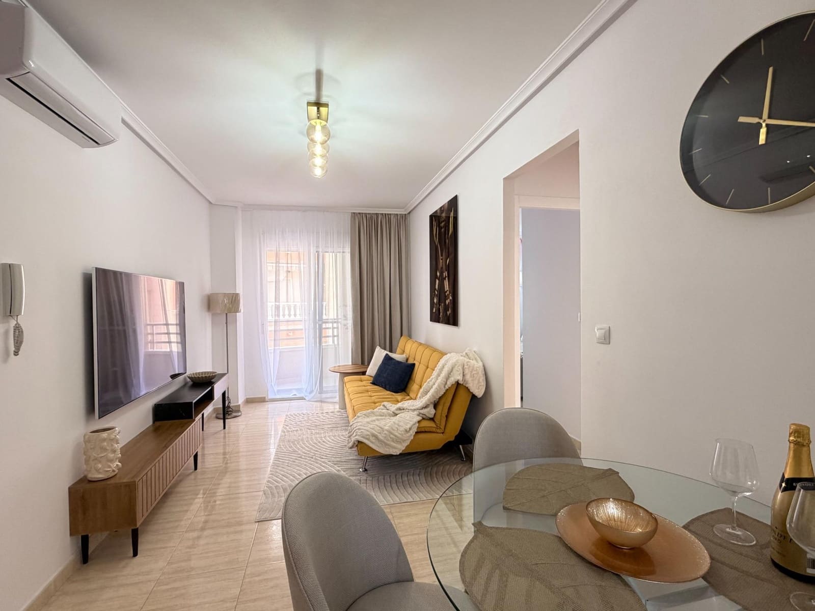 2 soveværelse Lejlighed til salg i Torrevieja - € 169.900 (Ref: 9686429)