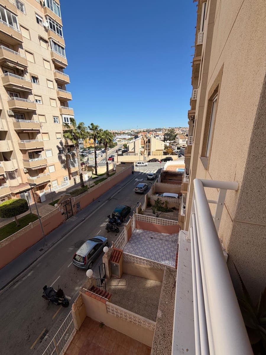 2 soveværelse Lejlighed til salg i Torrevieja - € 137.000 (Ref: 9690604)
