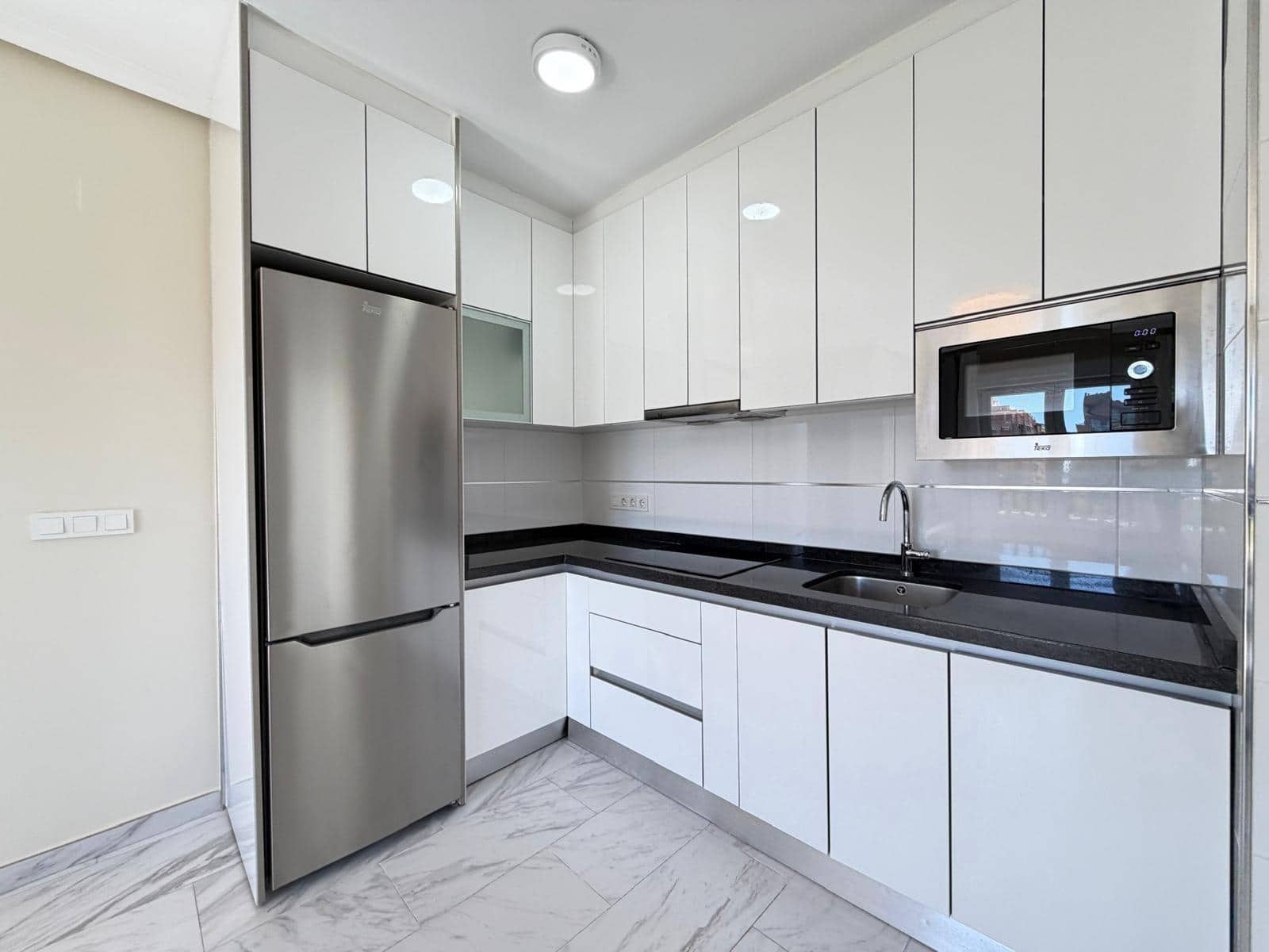 2 soveværelse Lejlighed til salg i Torrevieja - € 200.000 (Ref: 9690605)