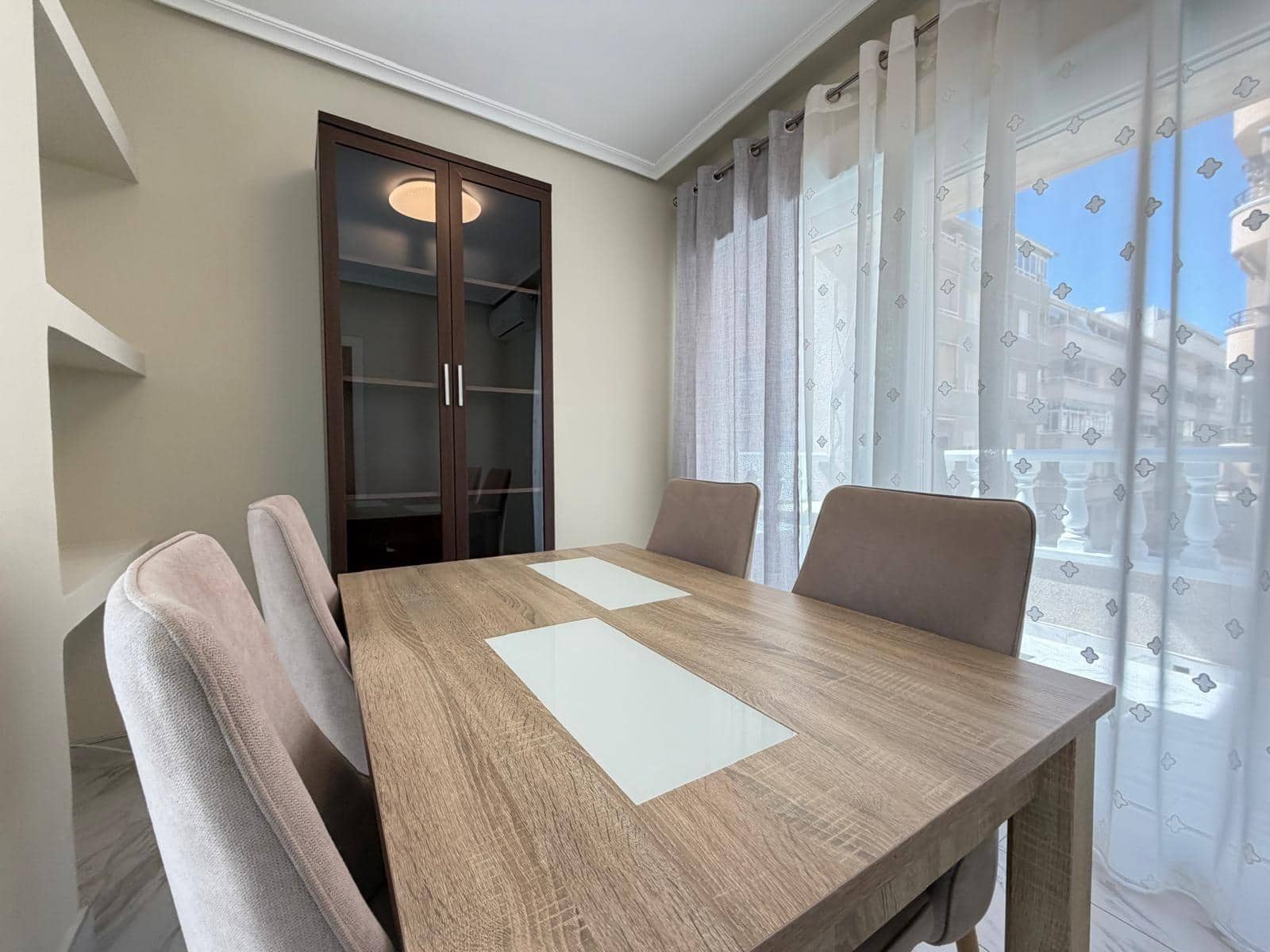 2 soveværelse Lejlighed til salg i Torrevieja - € 200.000 (Ref: 9690605)