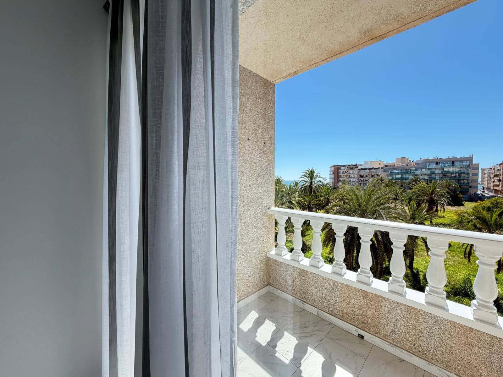 2 soveværelse Lejlighed til salg i Torrevieja - € 200.000 (Ref: 9690605)