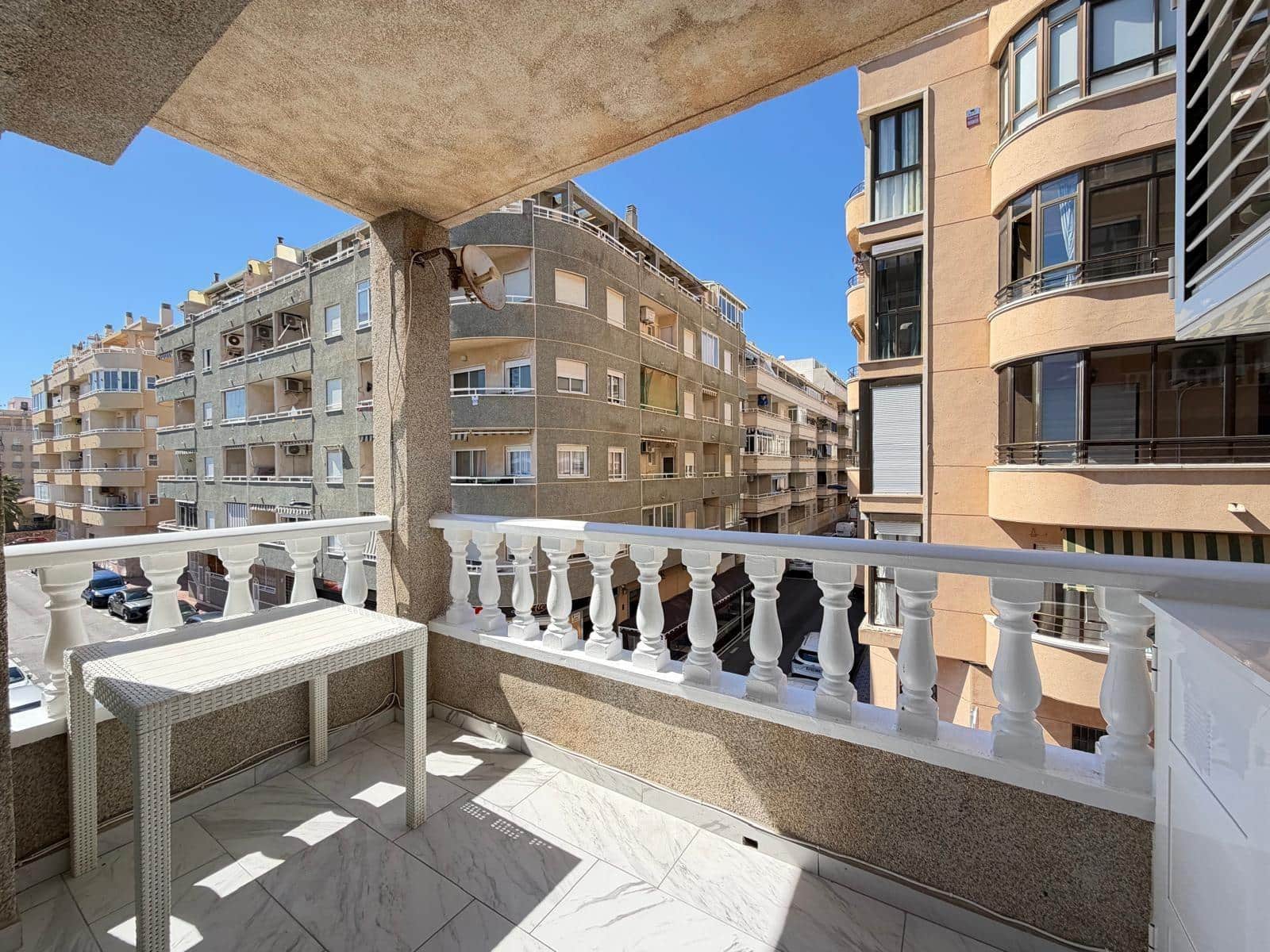 2 soveværelse Lejlighed til salg i Torrevieja - € 200.000 (Ref: 9690605)