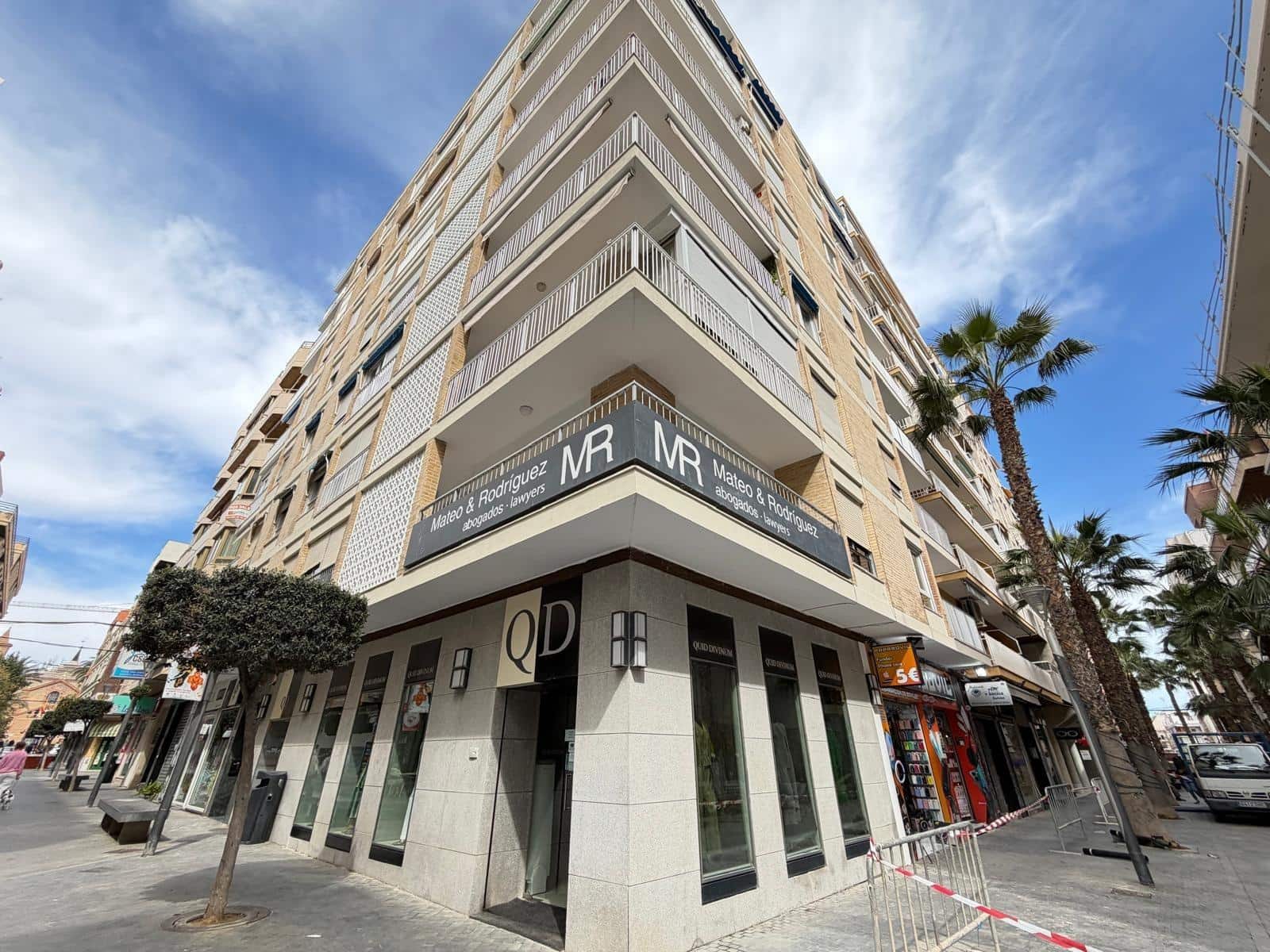 Apartamento de 3 habitaciones en Torrevieja en venta - 285.000 € (Ref: 9695342)