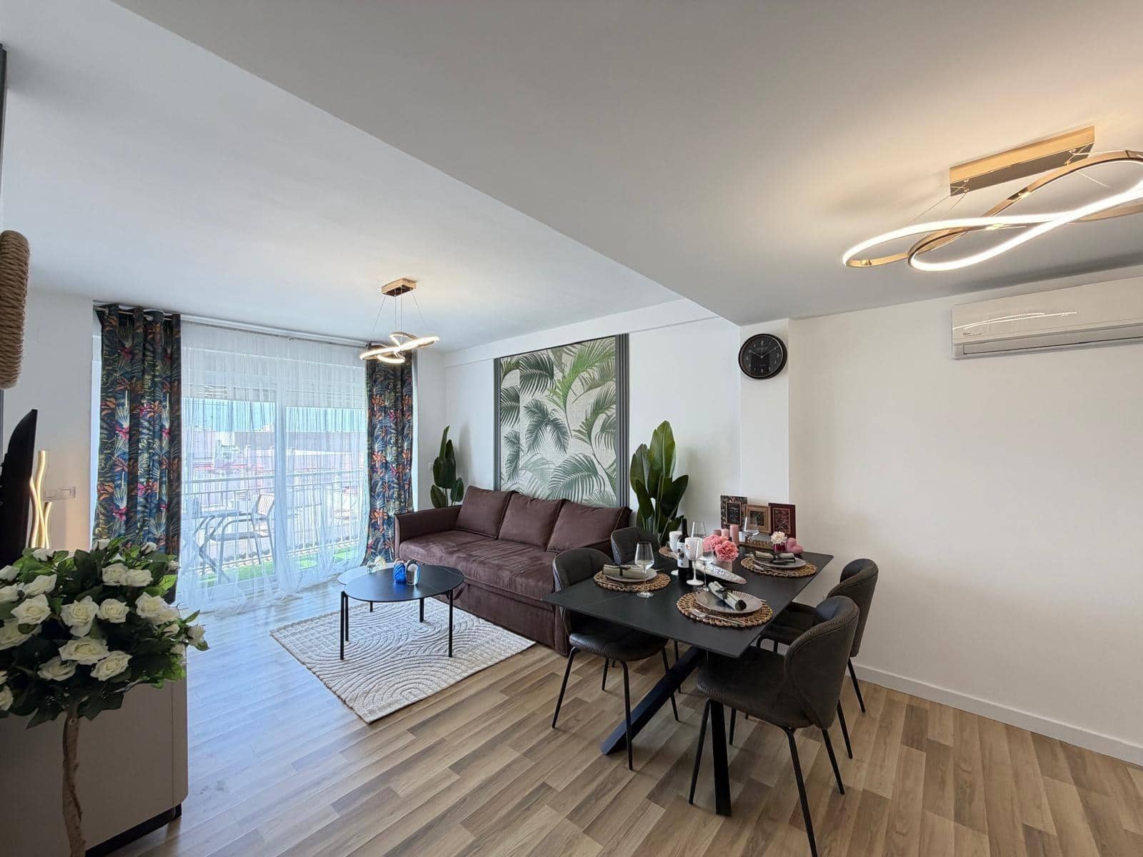 Apartamento de 3 habitaciones en Torrevieja en venta - 285.000 € (Ref: 9695342)