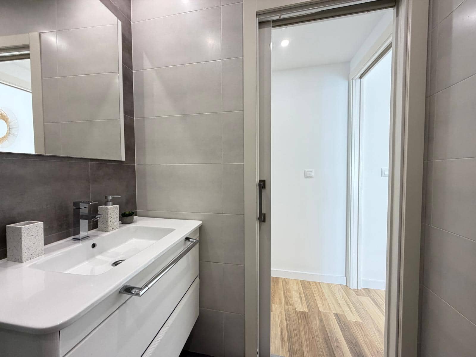 Apartamento de 3 habitaciones en Torrevieja en venta - 285.000 € (Ref: 9695342)