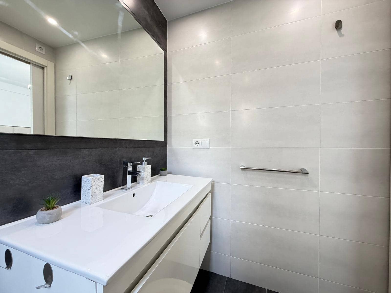 Apartamento de 3 habitaciones en Torrevieja en venta - 285.000 € (Ref: 9695342)