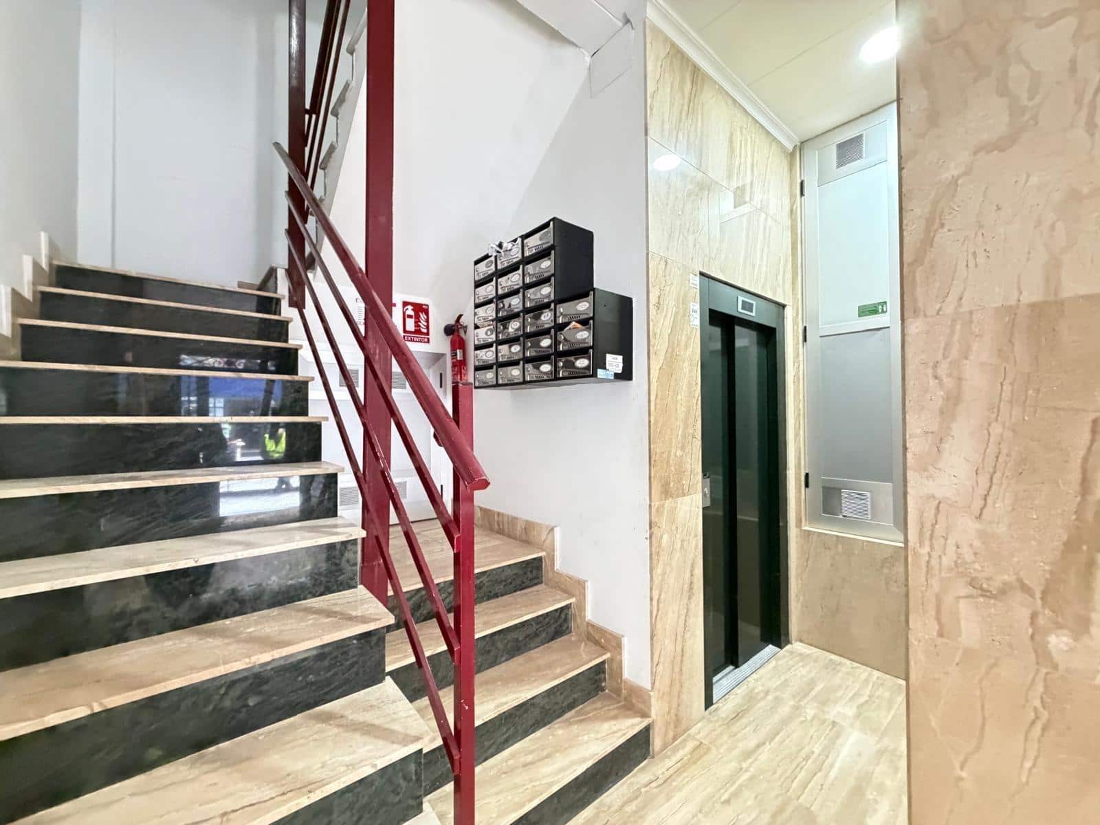 Apartamento de 3 habitaciones en Torrevieja en venta - 285.000 € (Ref: 9695342)