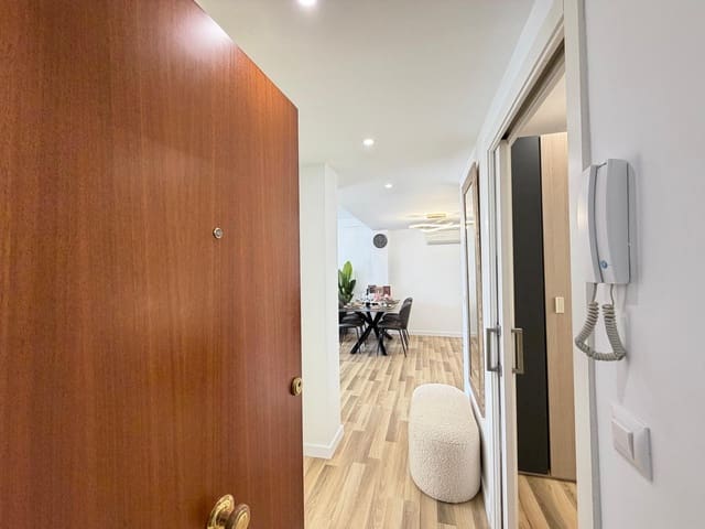 Apartamento de 3 habitaciones en Centro, Torrevieja en venta - 285.000 € (Ref: 9695342)