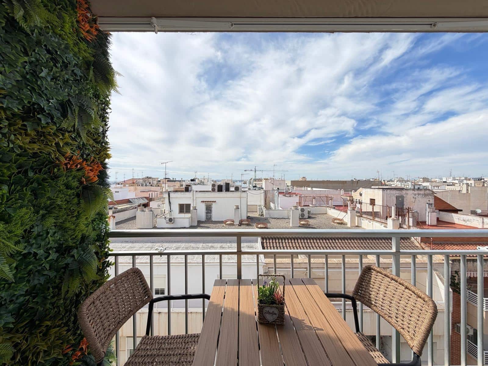 Apartamento de 3 habitaciones en Torrevieja en venta - 285.000 € (Ref: 9695342)