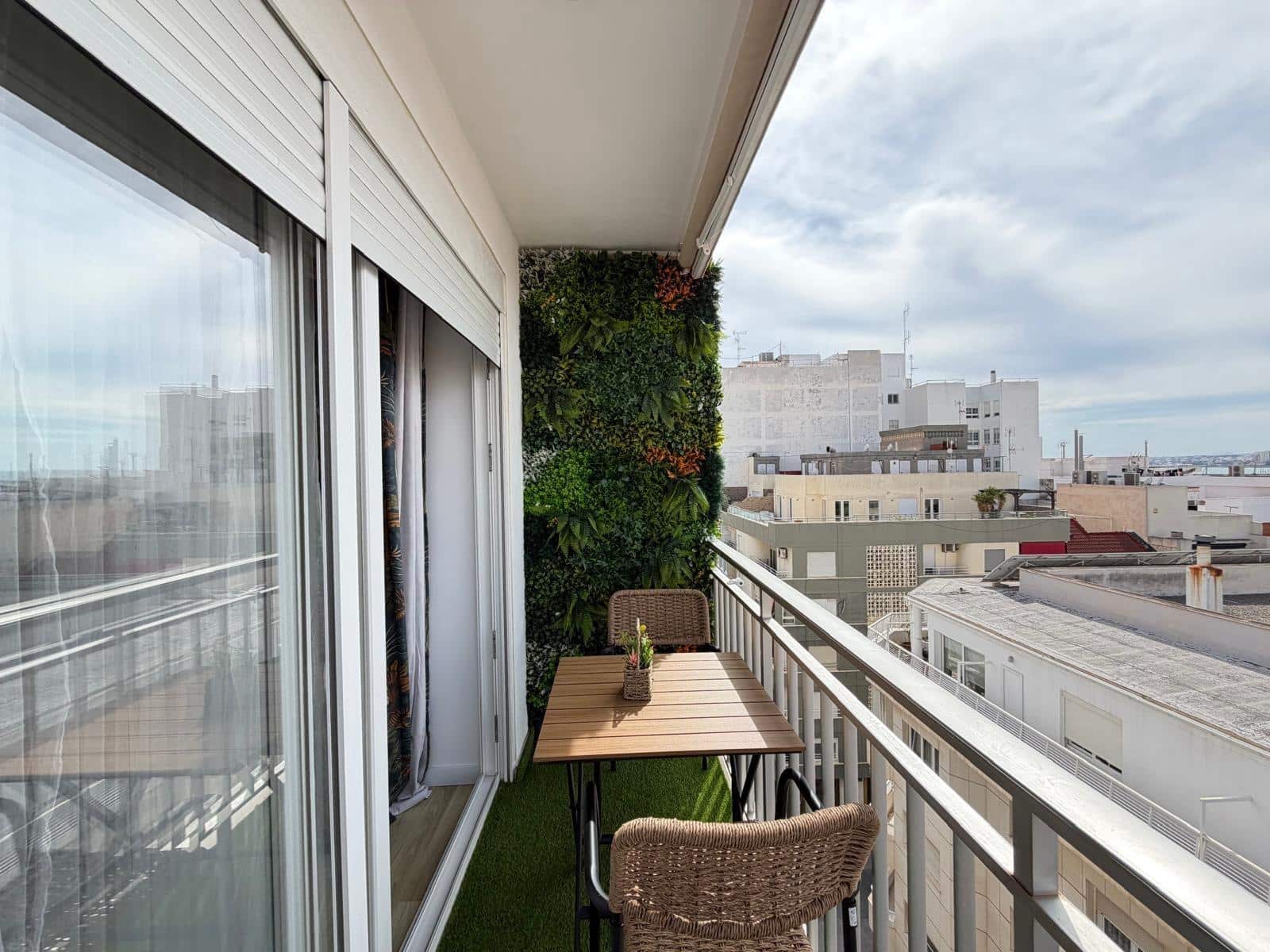 Apartamento de 3 habitaciones en Torrevieja en venta - 285.000 € (Ref: 9695342)