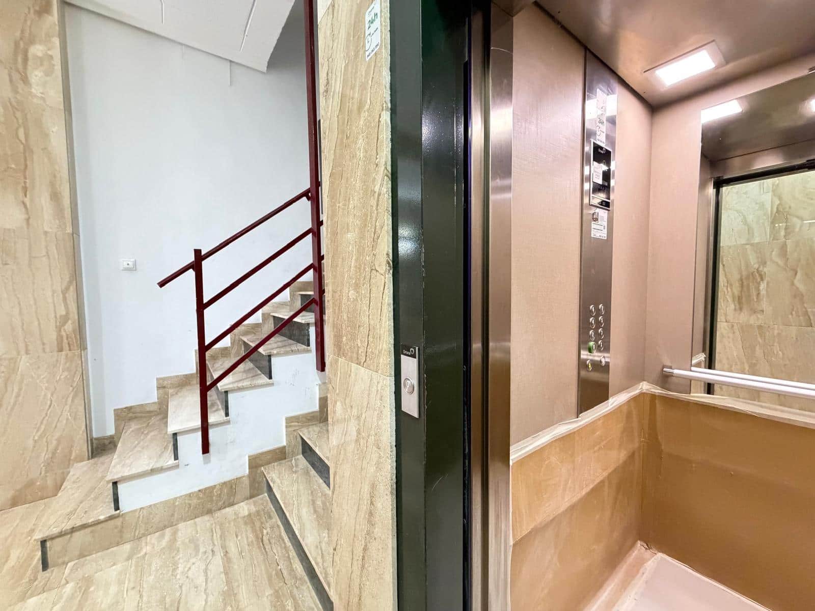 Apartamento de 3 habitaciones en Torrevieja en venta - 285.000 € (Ref: 9695342)