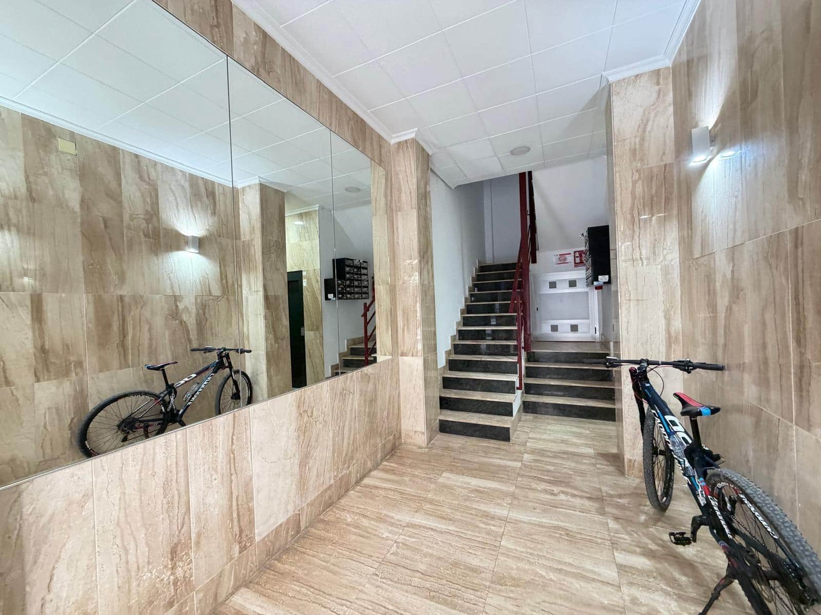 Apartamento de 3 habitaciones en Torrevieja en venta - 285.000 € (Ref: 9695342)