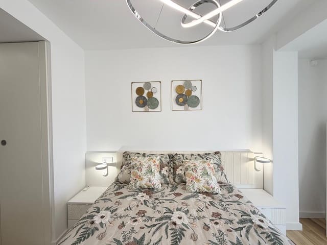 Apartamento de 3 habitaciones en Centro, Torrevieja en venta - 285.000 € (Ref: 9695342)