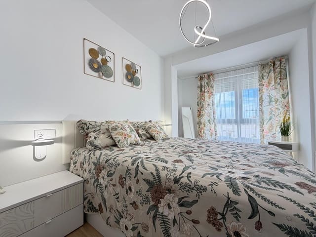 Apartamento de 3 habitaciones en Centro, Torrevieja en venta - 285.000 € (Ref: 9695342)