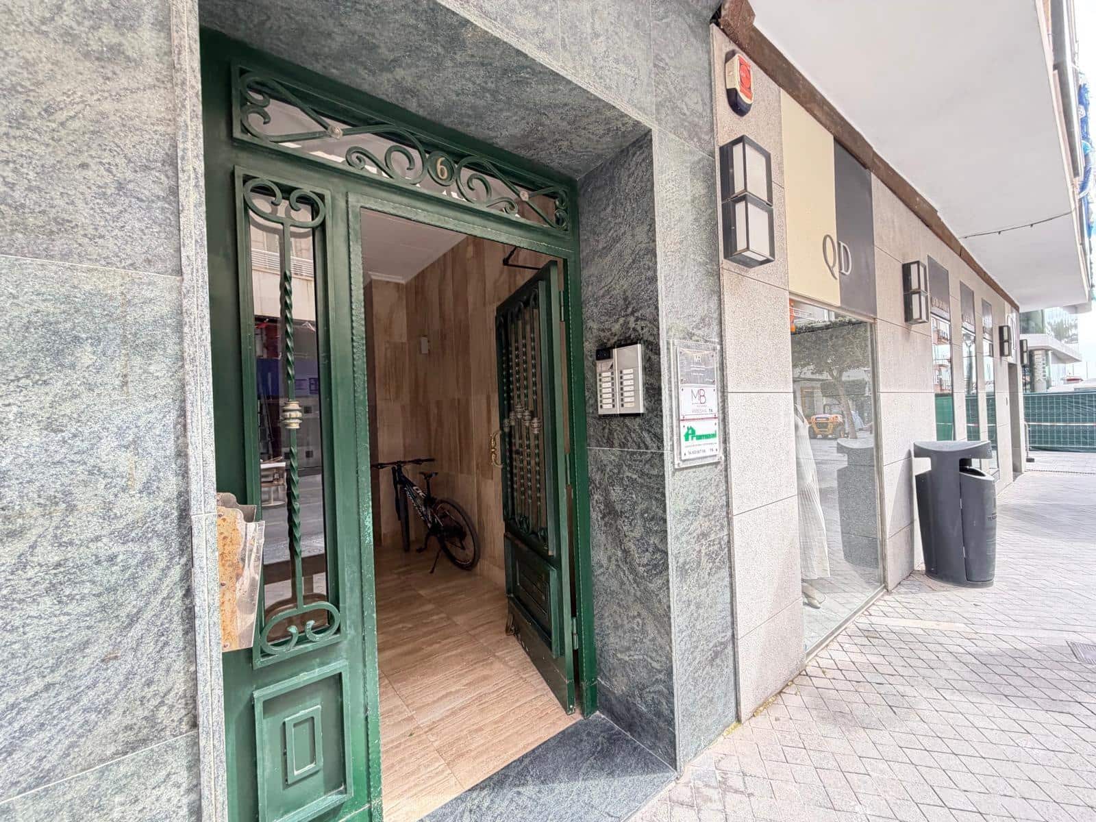 Apartamento de 3 habitaciones en Torrevieja en venta - 285.000 € (Ref: 9695342)