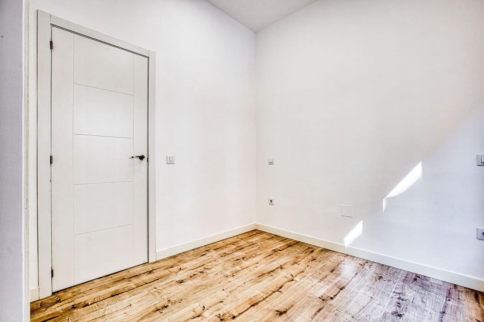 2 bedroom Flat for sale in Madrid city - € 487,000 (Ref: 9695343)