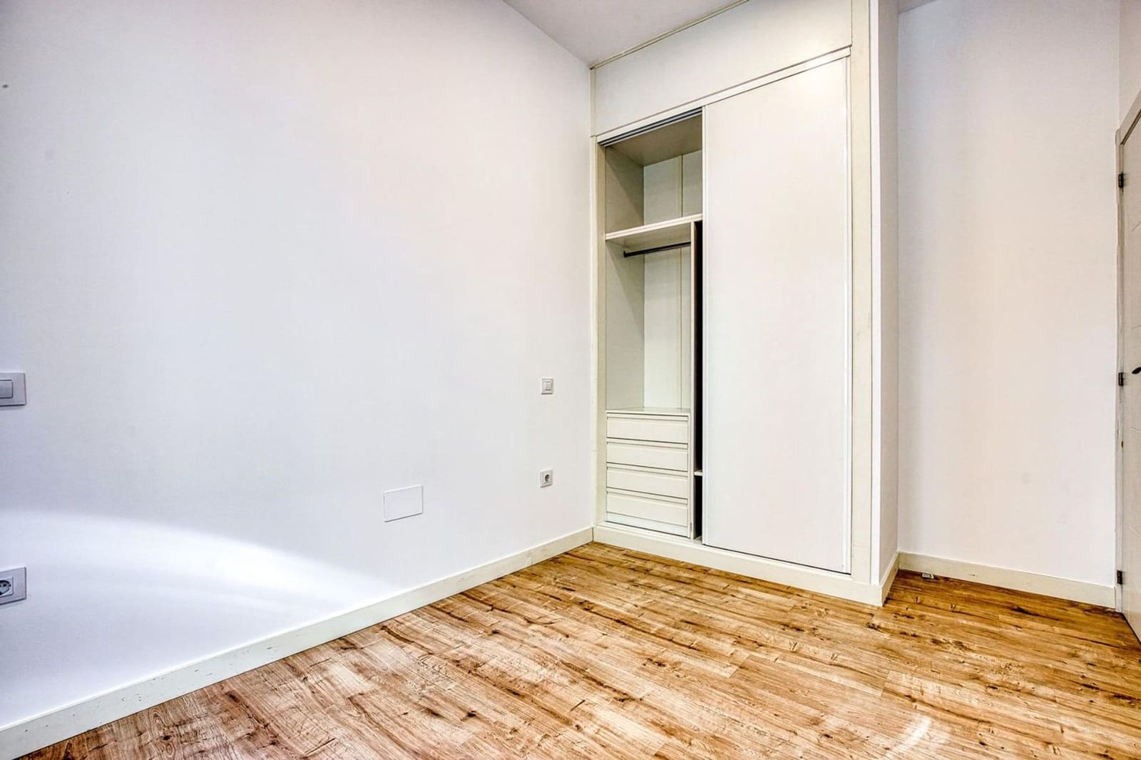 2 bedroom Flat for sale in Madrid city - € 487,000 (Ref: 9695343)