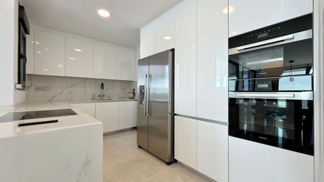 3 soveværelse Penthouse til salg i Playa Poniente, Benidorm med swimmingpool - € 1.339.000 (Ref: 9695345)