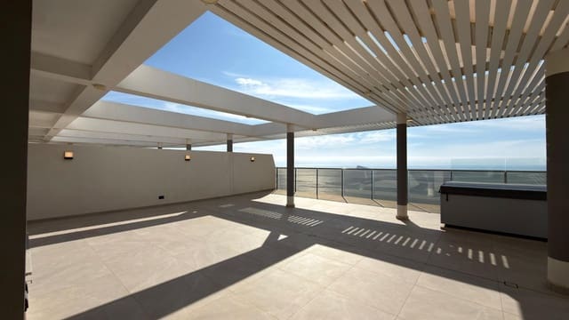 3 soveværelse Penthouse til salg i Playa Poniente, Benidorm med swimmingpool - € 1.339.000 (Ref: 9695345)