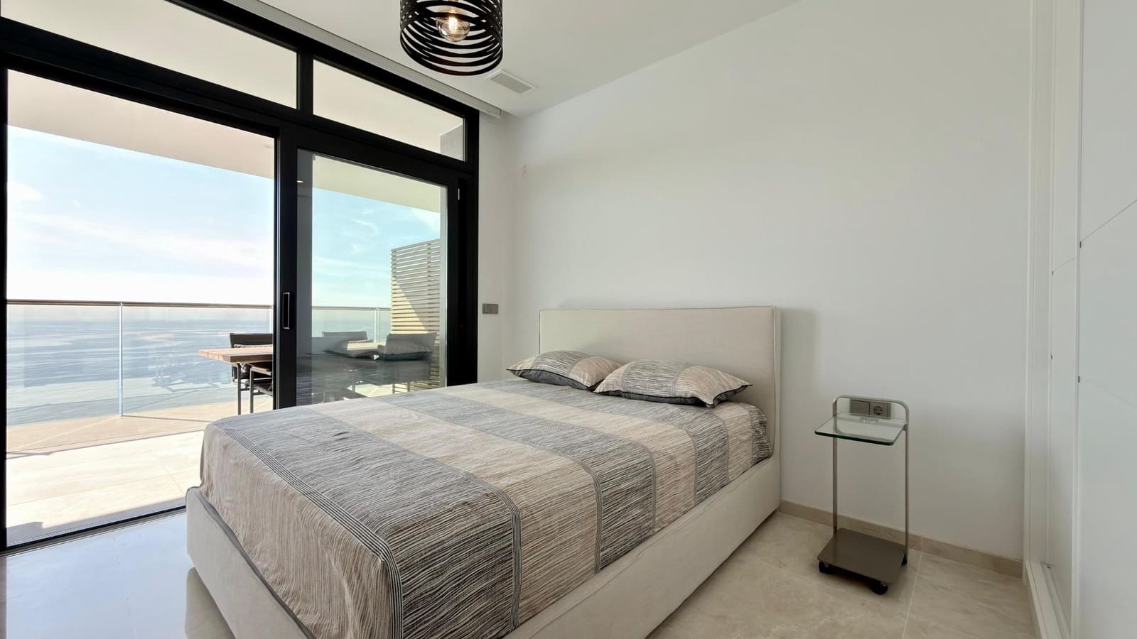 3 bedroom Penthouse for sale in Benidorm with pool - € 1,339,000 (Ref: 9695345)