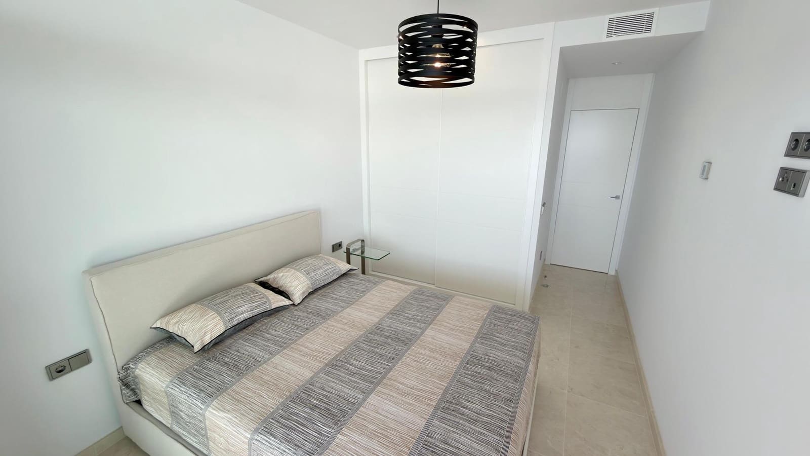 3 bedroom Penthouse for sale in Benidorm with pool - € 1,339,000 (Ref: 9695345)