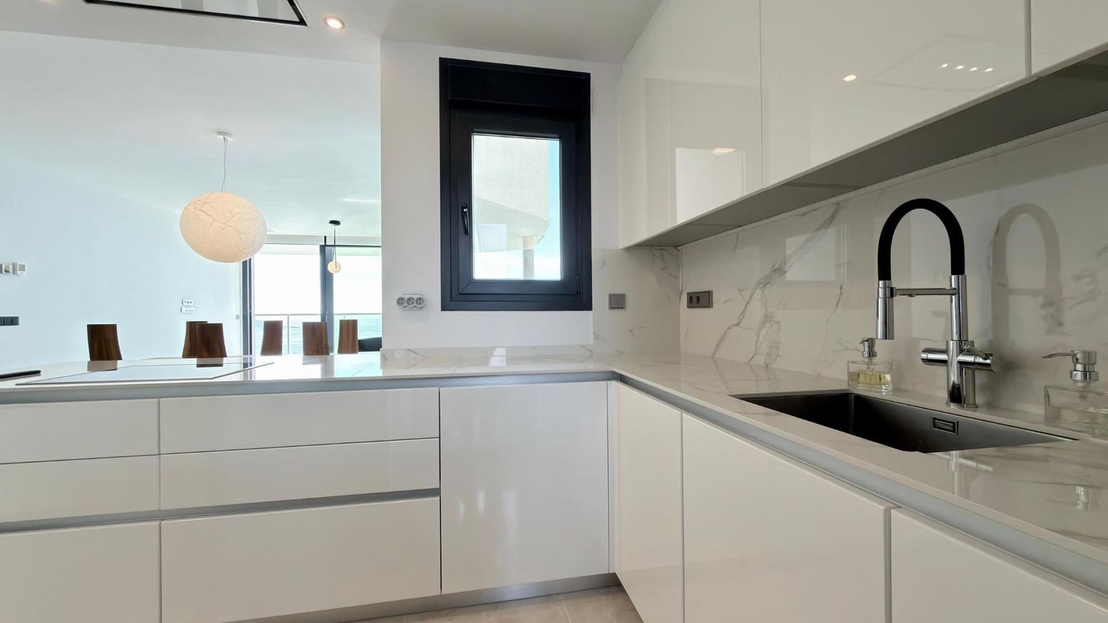 3 bedroom Penthouse for sale in Benidorm with pool - € 1,339,000 (Ref: 9695345)