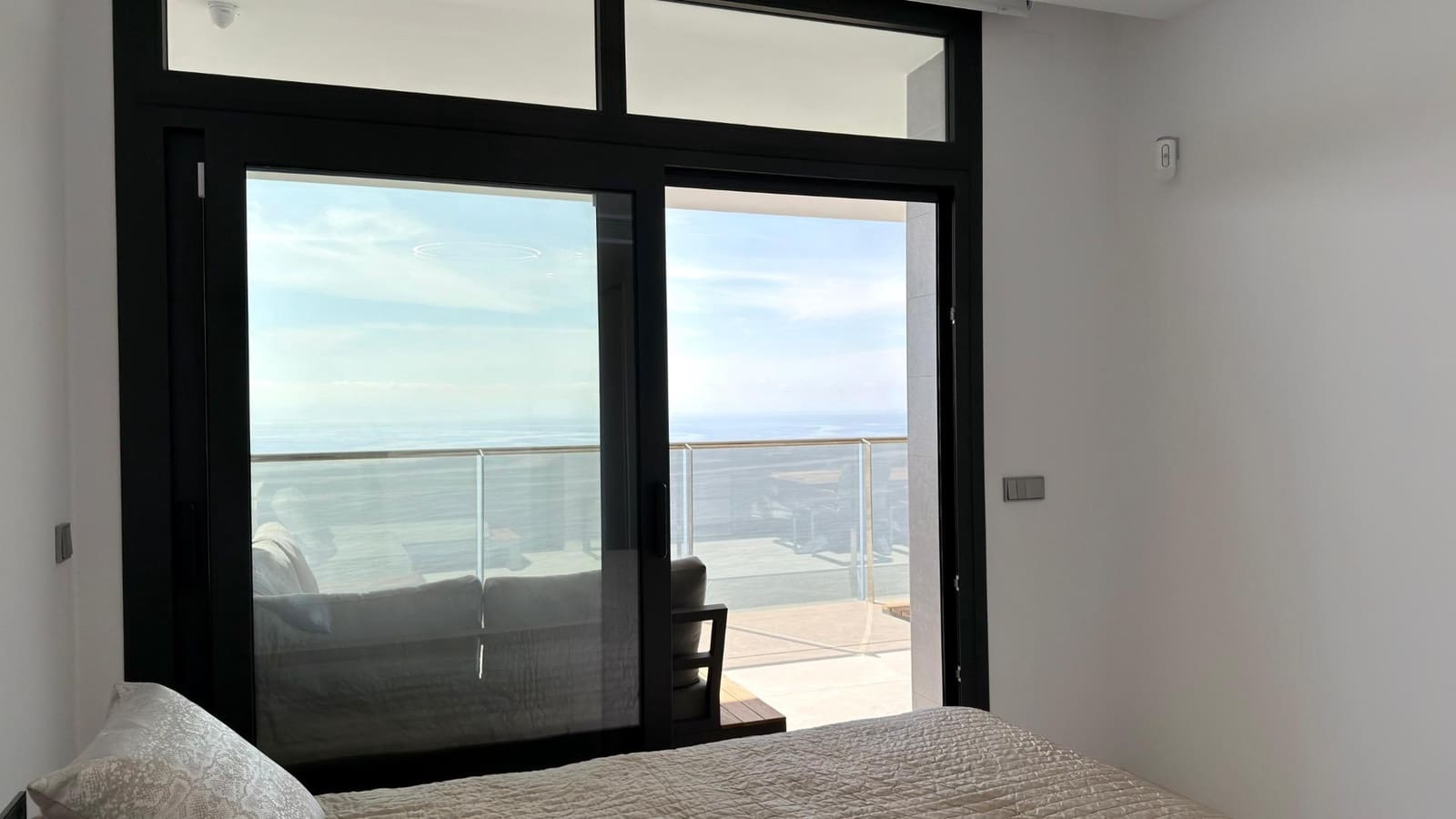 3 bedroom Penthouse for sale in Benidorm with pool - € 1,339,000 (Ref: 9695345)