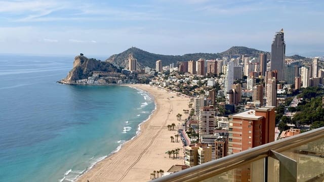 3 soveværelse Penthouse til salg i Playa Poniente, Benidorm med swimmingpool - € 1.339.000 (Ref: 9695345)