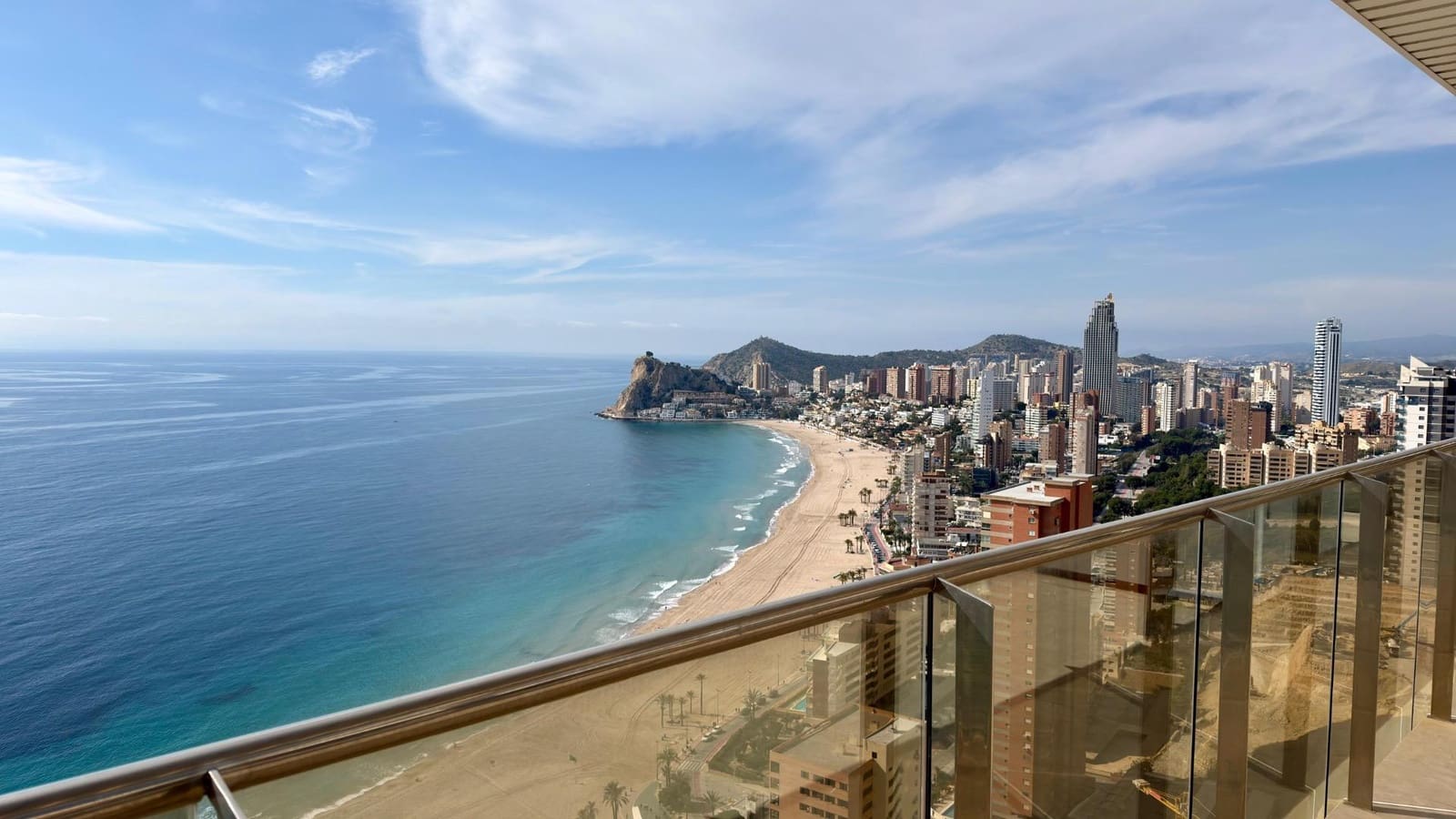 3 bedroom Penthouse for sale in Benidorm with pool - € 1,339,000 (Ref: 9695345)