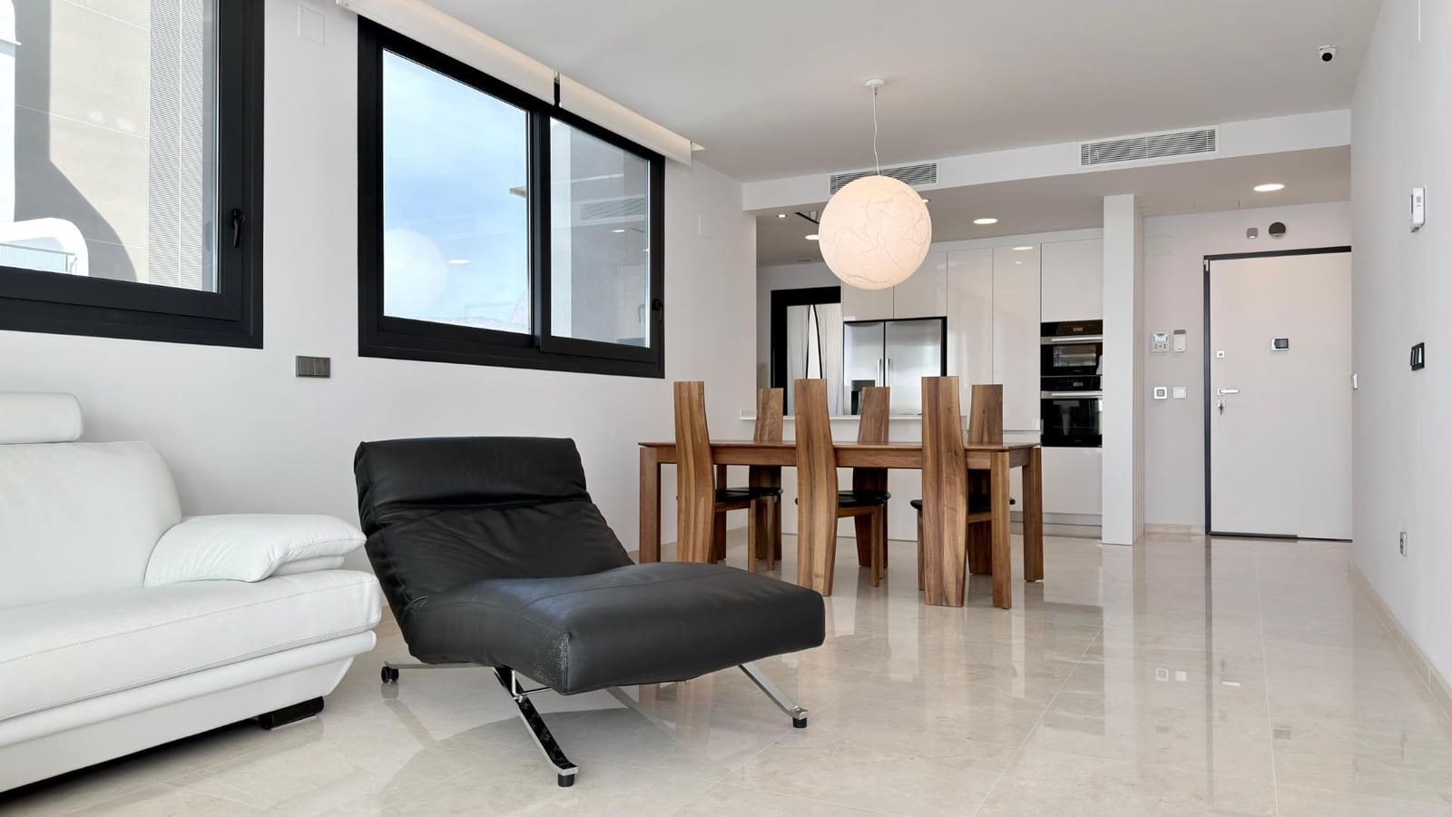 3 bedroom Penthouse for sale in Benidorm with pool - € 1,339,000 (Ref: 9695345)