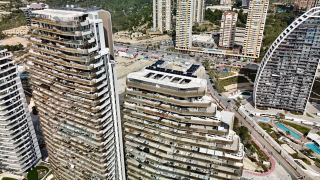 3 soveværelse Penthouse til salg i Playa Poniente, Benidorm med swimmingpool - € 1.339.000 (Ref: 9695345)
