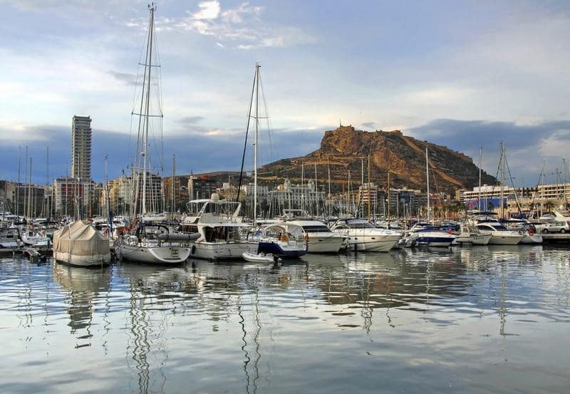 2 bedroom Flat for sale in Alicante / Alacant city - € 181,000 (Ref: 9695347)