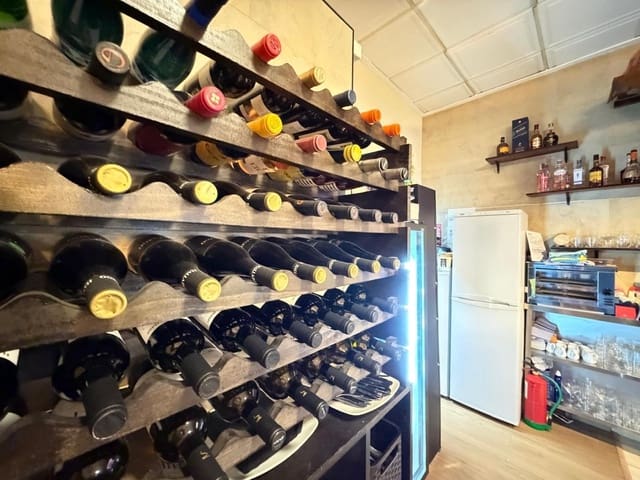 Comercial para venda em Playa de los Locos, Torrevieja - 200 000 € (Ref: 9695348)