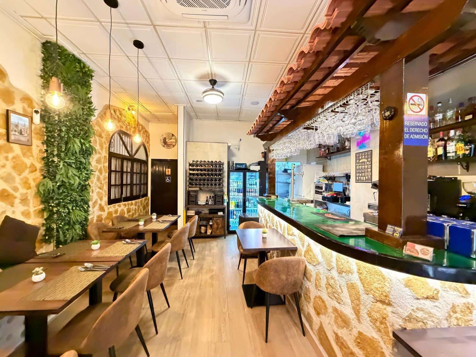 Comercial para venda em Torrevieja - 200 000 € (Ref: 9695348)