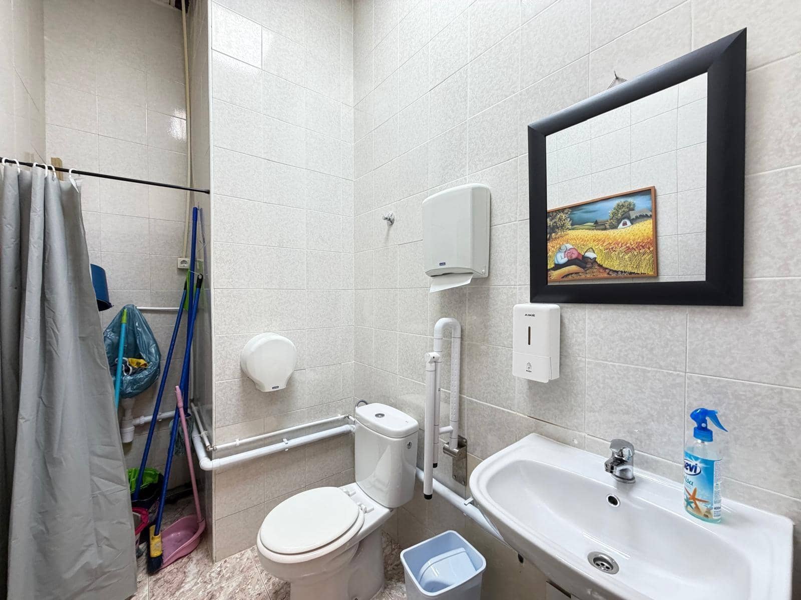 Comercial para venda em Torrevieja - 200 000 € (Ref: 9695348)